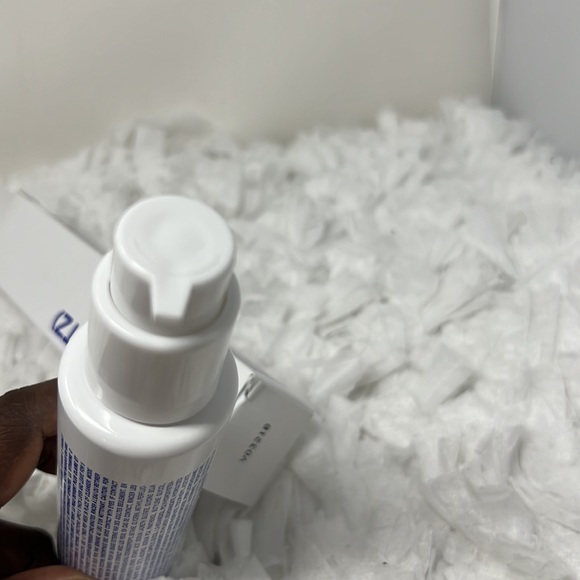 Malin + Goetz Detox Face Mask 4fl. Oz - Picture 8 of 8